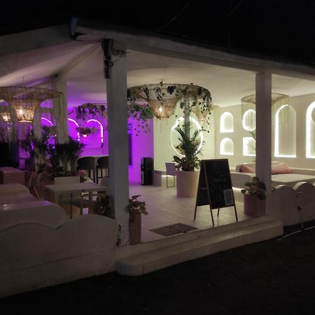 Playa Bonita Hotel & Beach Club Gili Air Extérieur photo