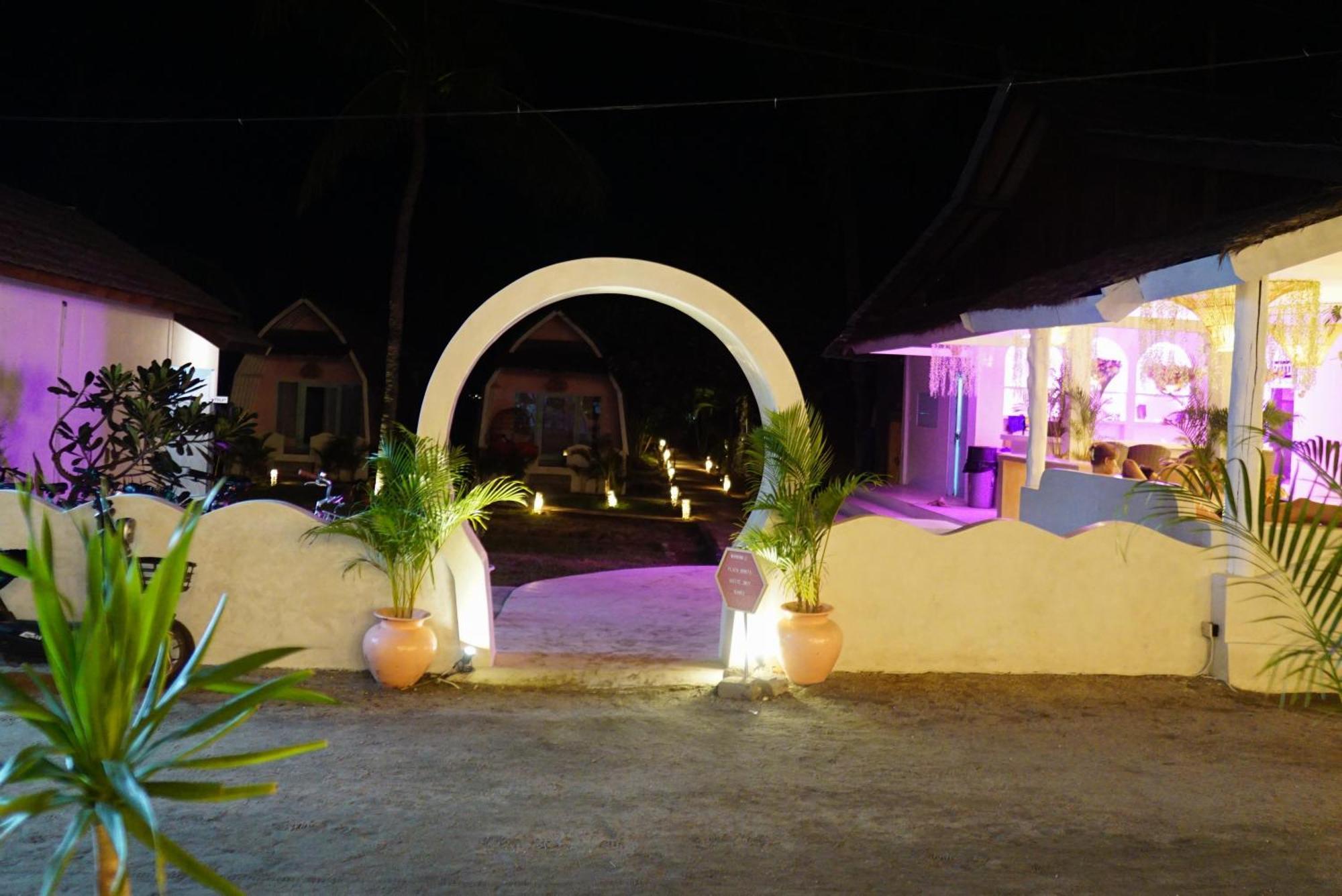 Playa Bonita Hotel & Beach Club Gili Air Extérieur photo